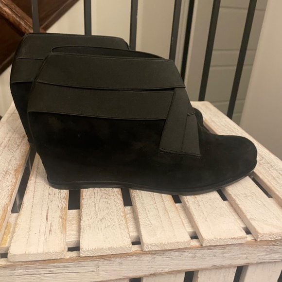 Stuart Weitzman suede bootie - Picture 2 of 5